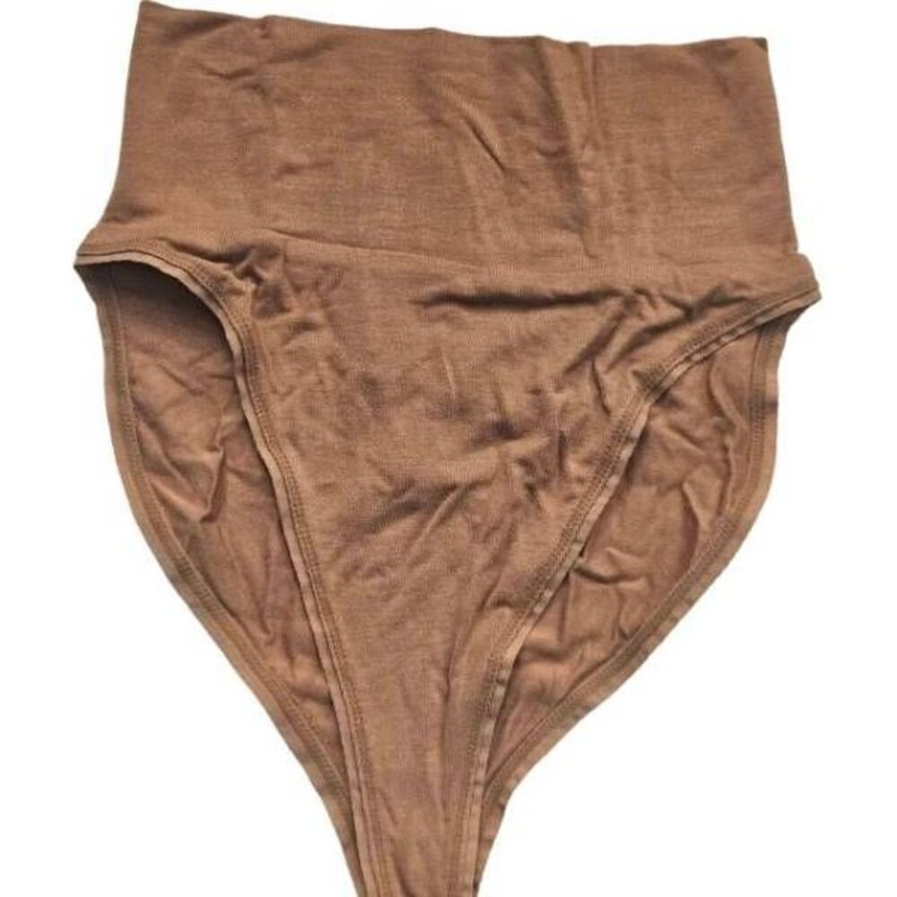 SKIMS HI CUT PANTY NWT